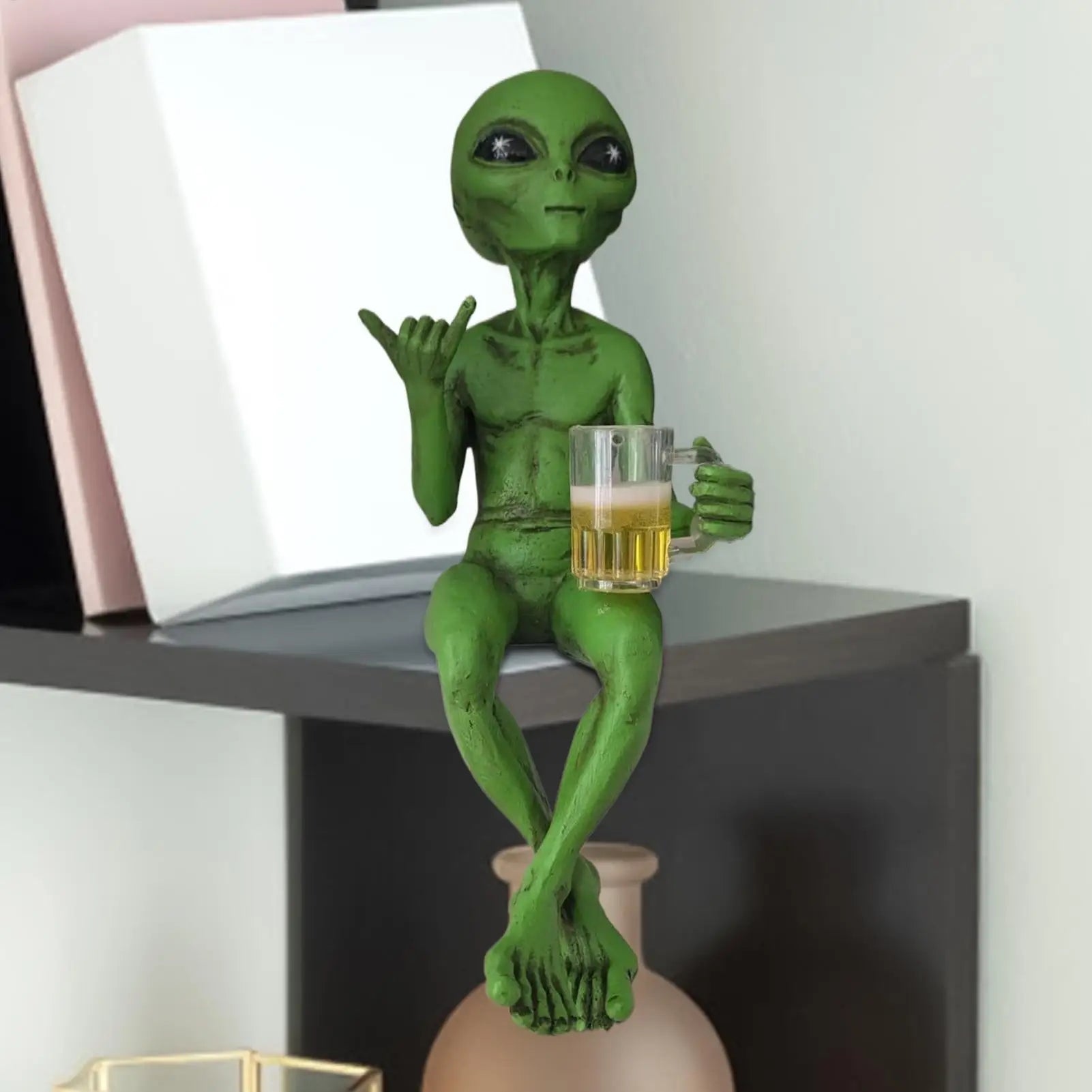 Green Alien Statue Beer Drinking Alien Sculpture Home Decor Ornaments Resin Novelty Collectibles Funny Desktop Decoration